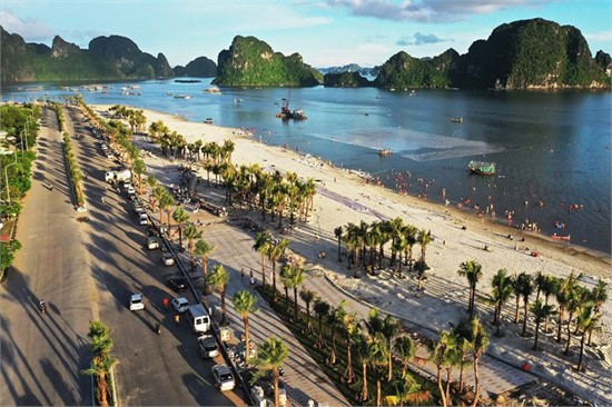 check-in-ha-long-02