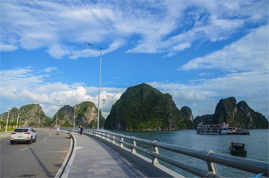 check-in-ha-long-05