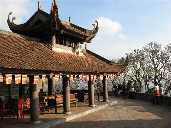 danh-thang-yen-tu-03