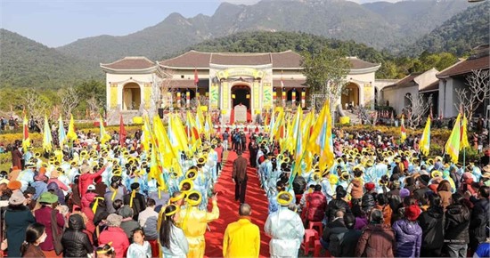 le-hoi-ha-long-01