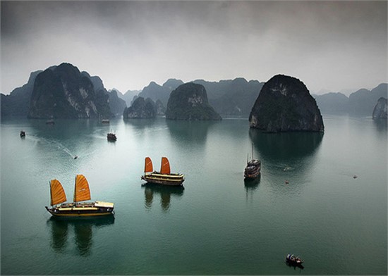 tham-quan-vinh-ha-long-02